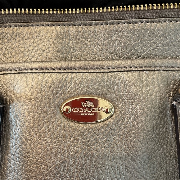 ***SOLD ON ANOTHER SITE***NWOT Authentic COACH two way shoulder handbag - Picture 2 of 5